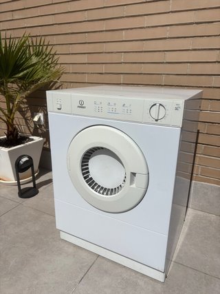 Secadora Indesit compacta 3 kg