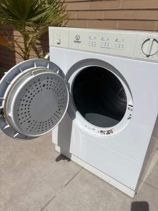 Secadora Indesit compacta 3 kg