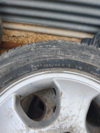 Vendo 4 ruedas con Llanta 195/65 R 15 fe aluminio