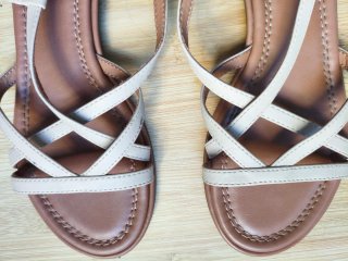 Sandalias planas beige  talla 37