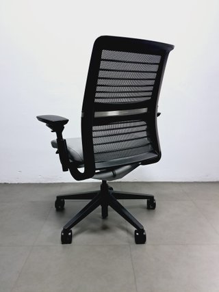 Silla STEELCASE THINK v2 ergonómica profesional
