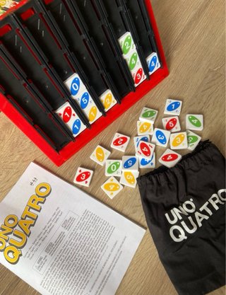 UNO Quatro Juego de Mesa Mattel