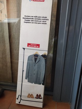 Perchero Metálico con Zapatero Eroski