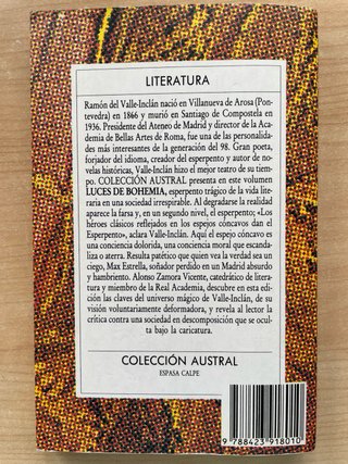 Luces de Bohemia: esperpento/ Valle-Inclán