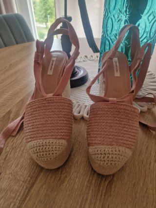 Sandalias Stradivarius para el otoño Talla 37