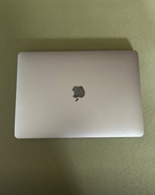 MacBook Air 13-inch (2020) — Intel i3, 8 GB RAM, 2