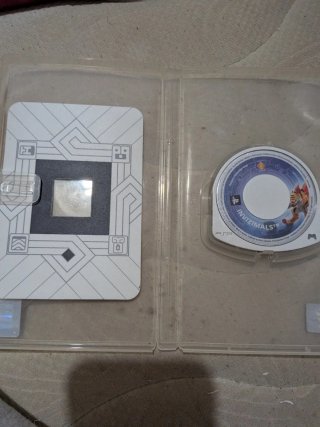 Juego PSP Invizimals con cámara