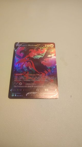 Carta Pokémon Galarian Moltres V