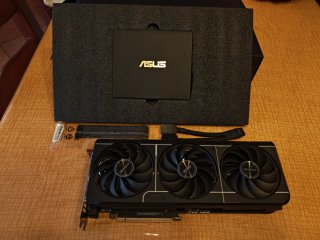Scheda video RTX 5070 ASUS