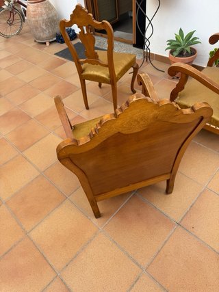 Conjunto de 2 sillones y 1 silla de madera maciza,
