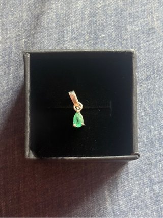 Colgante de Plata 950 y Esmeralda Natural