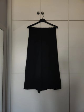 Falda midi negra