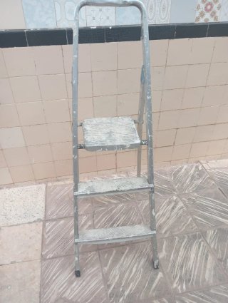 Escalera pequeña de aluminio