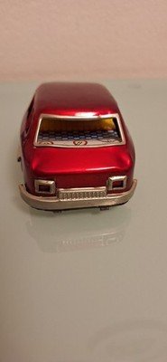 MINI AUTO TRE RUOTE IN LATTA ROSSA MF 993