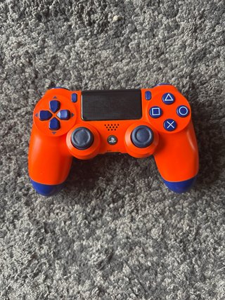 PS4 (PlayStation 4) Sony Negra + Mando