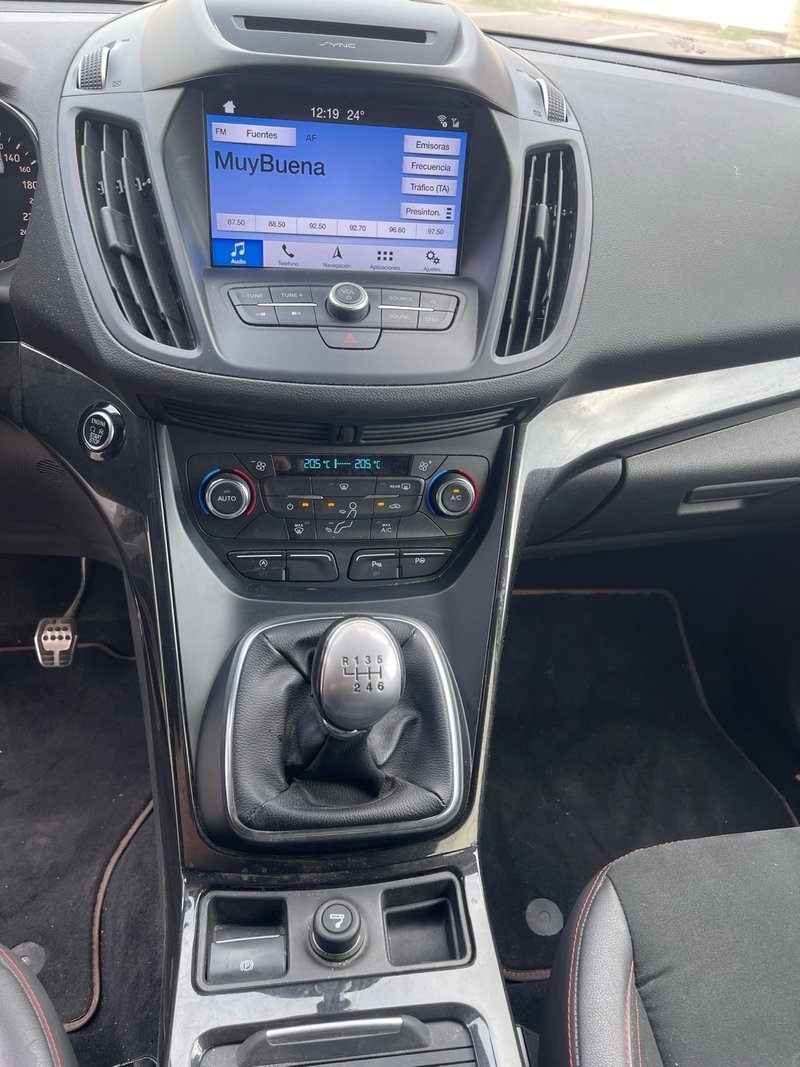 Ford Kuga 2018, foto 10