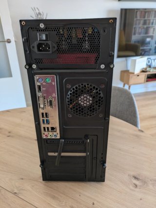Torre PC Aerocool para piezas