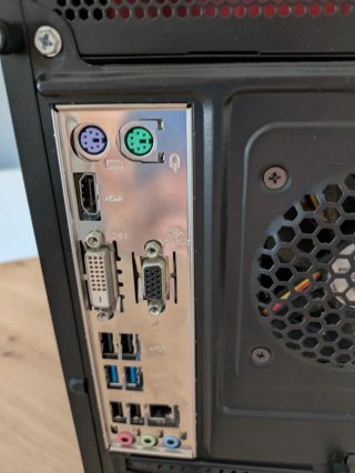 Torre PC Aerocool para piezas