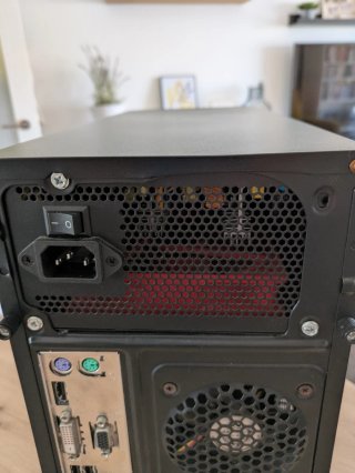 Torre PC Aerocool para piezas