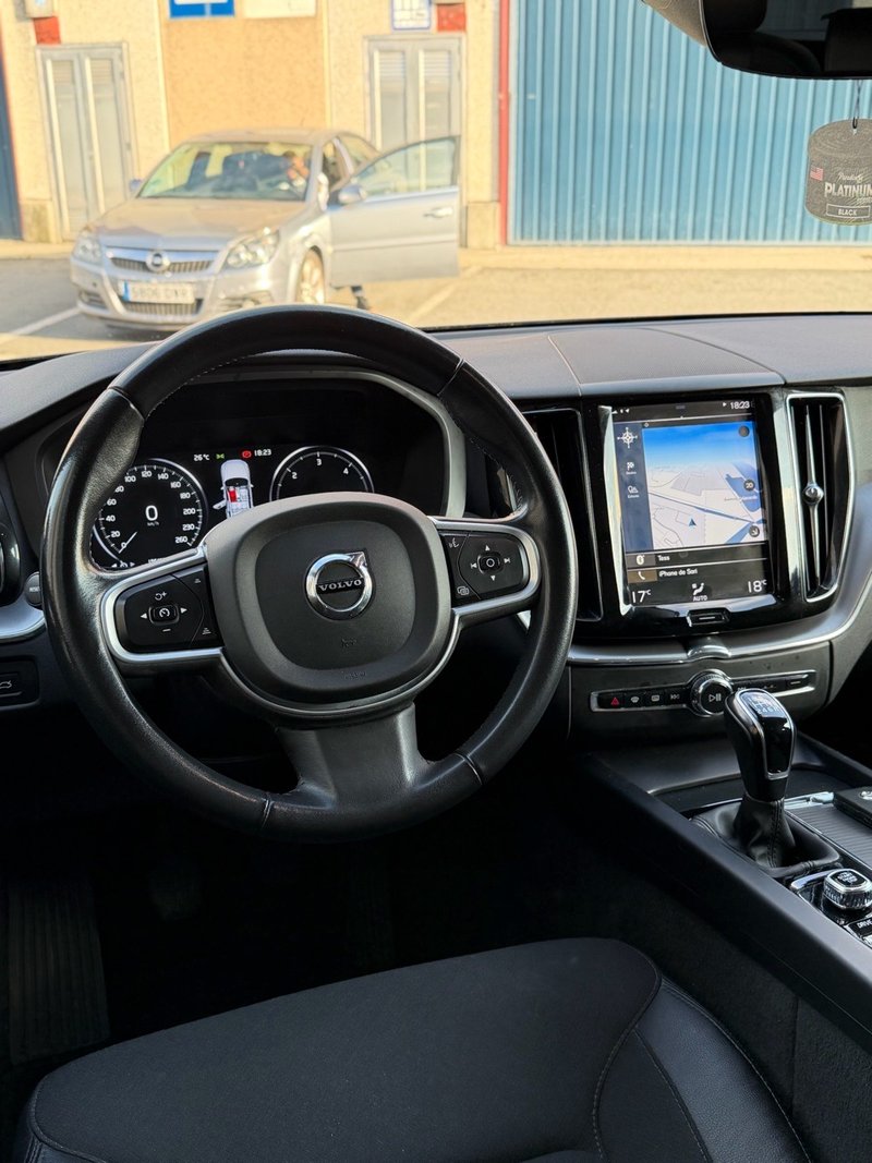 Volvo XC60 2020, foto 10