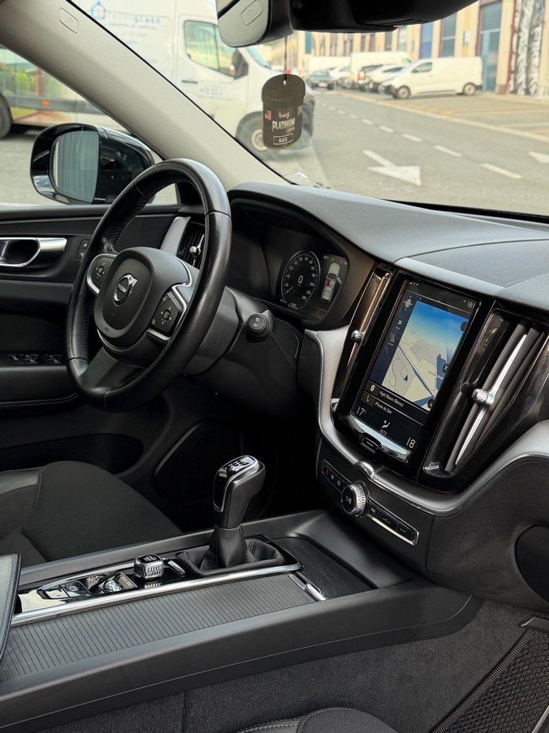 Volvo XC60 2020, foto 11