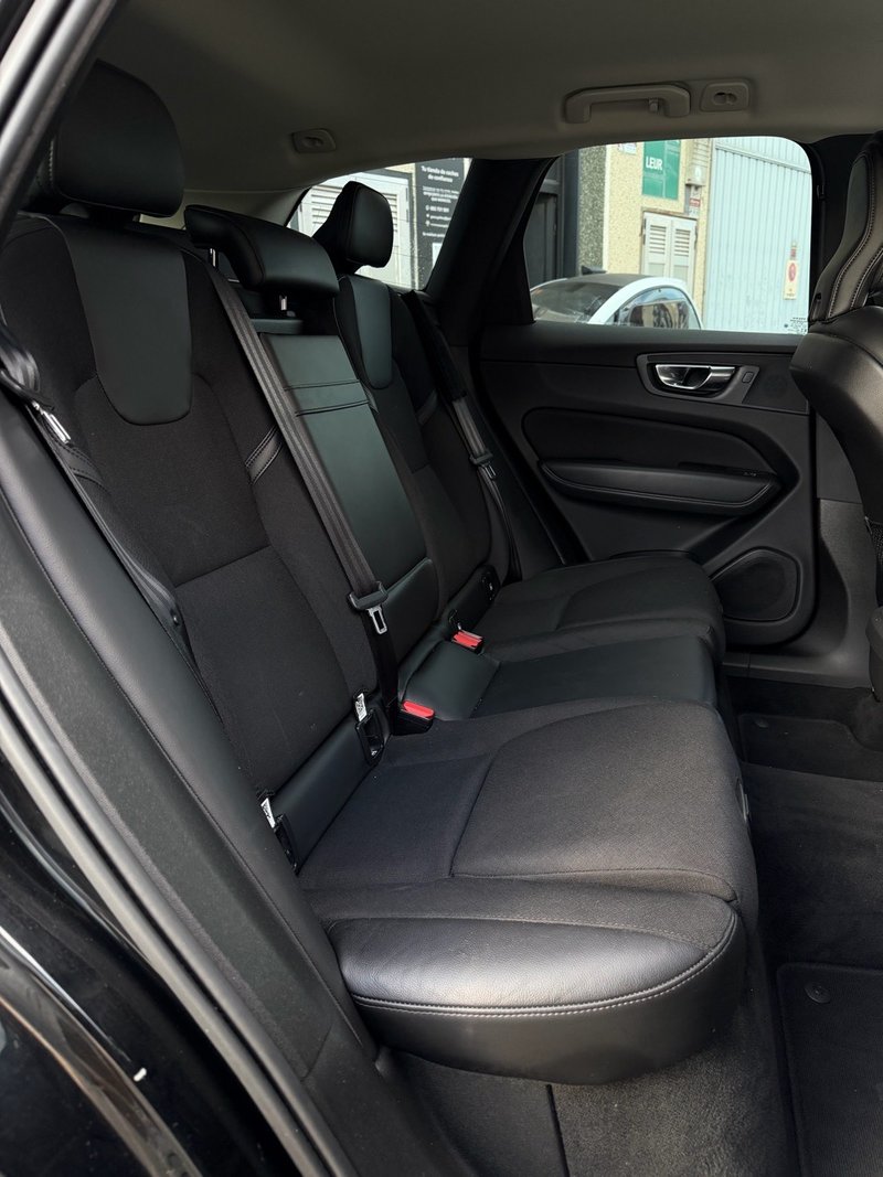 Volvo XC60 2020, foto 14