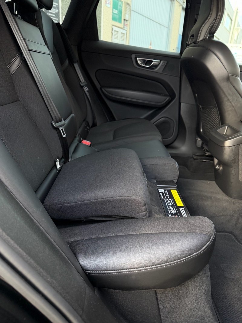 Volvo XC60 2020, foto 16