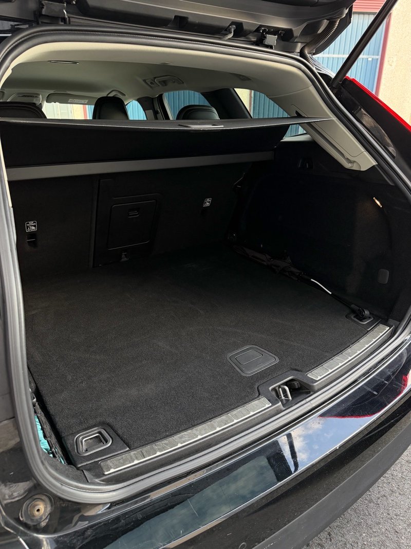 Volvo XC60 2020, foto 17