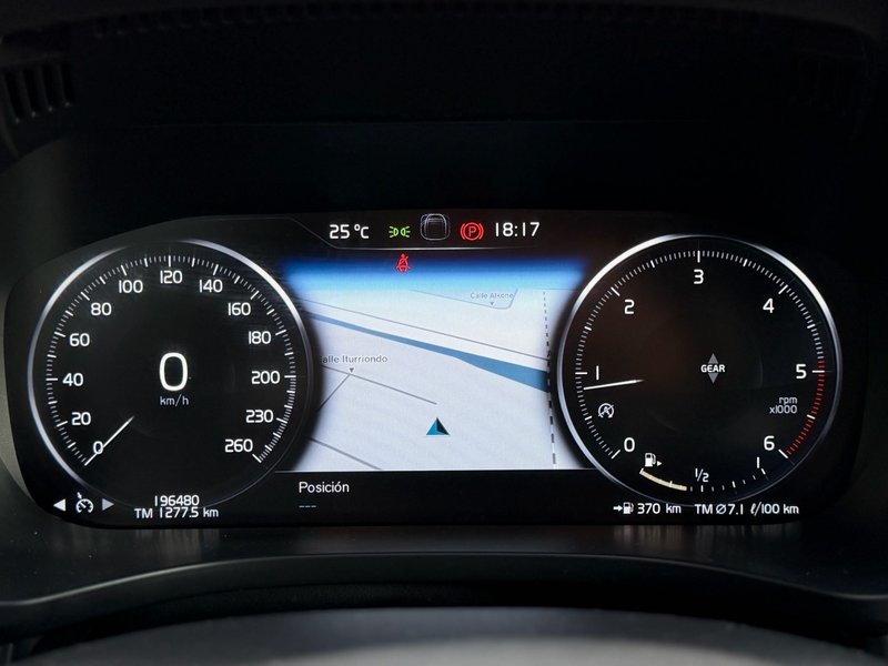 Volvo XC60 2020, foto 18