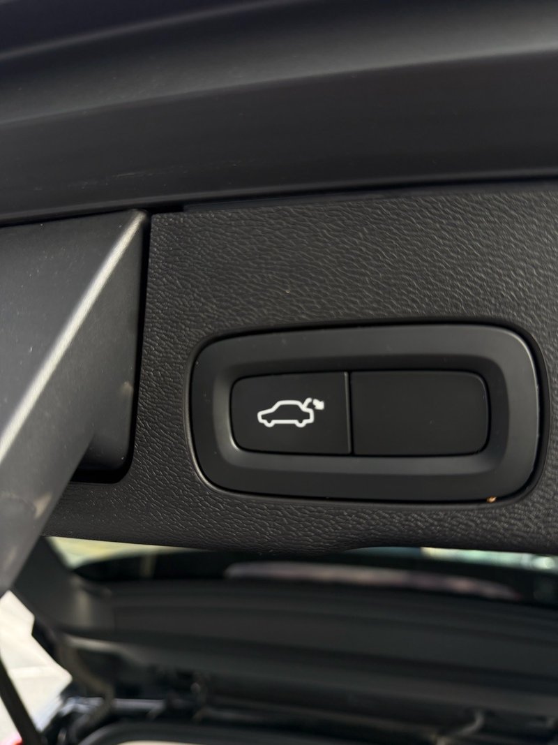 Volvo XC60 2020, foto 27