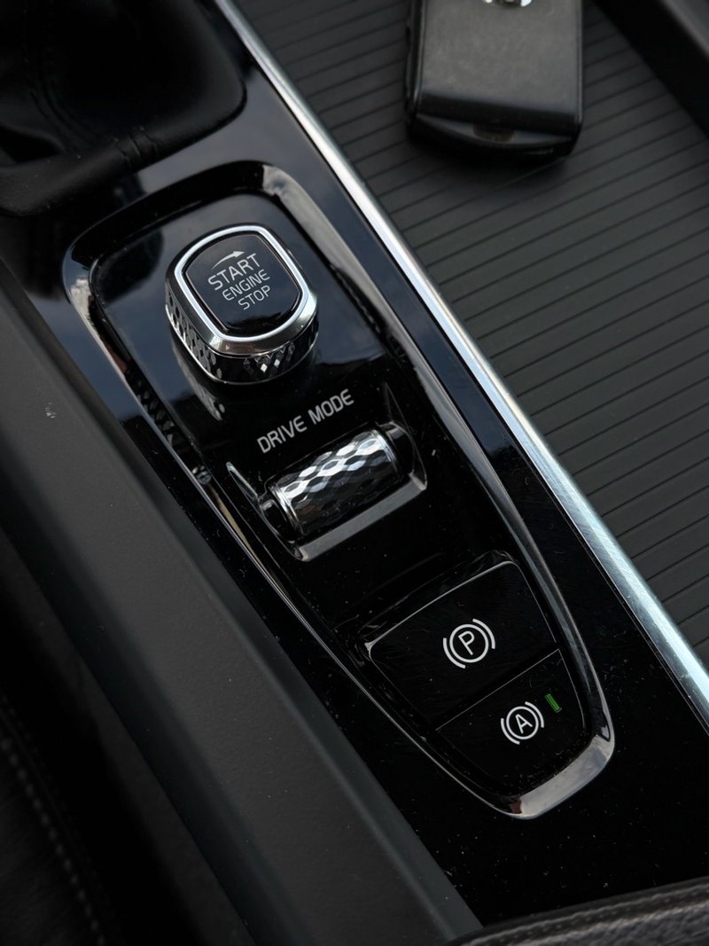 Volvo XC60 2020, foto 31