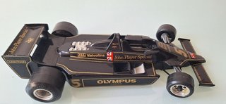Burago 2105 - Lotus JPS Mario Andretti Scala 1/14
