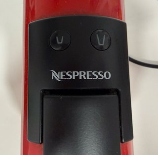 Cafetera Nespresso DeLonghi Roja