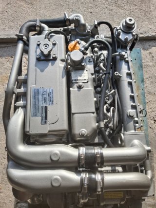 Motor Marino Intraborda Yanmar 4JH3-DTE 125 CV