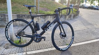 Bicicleta Cube Agree L Carbono