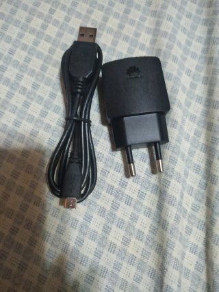 Cargador Huawei con Cable.