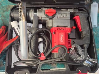 Martillo Perforador y 220V.