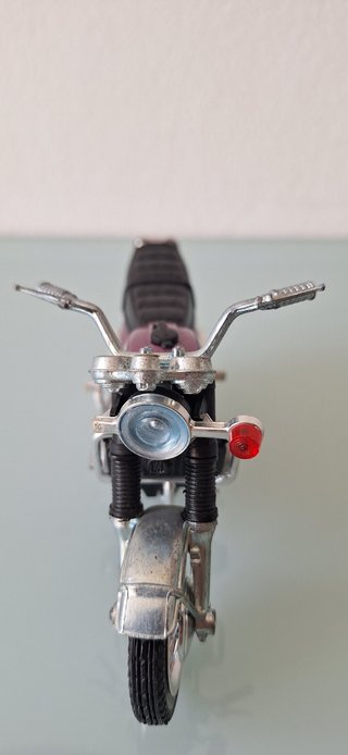 Polistil Suzuki GT 750 in Purple on 1:15