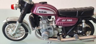 Polistil Suzuki GT 750 in Purple on 1:15