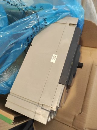 Interruptor NS400 NE, 400A, 3P+MN uvr.Merlin Gerin