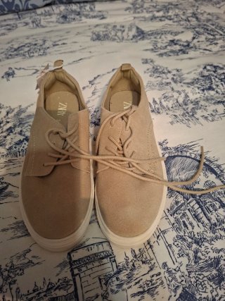 Zapatos tipo mocasín Zara beige