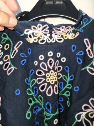 Vestido azul marino con Bordados
