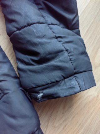 Chaqueta acolchada Adidas Originals negra y rosa