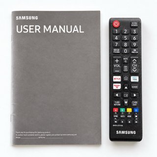 Samsung Smart TV 32 pulgadas, con mando y soporte.
