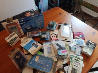 Lote de accesorios y componentes informáticos