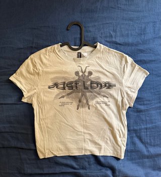 Camiseta Divided gris