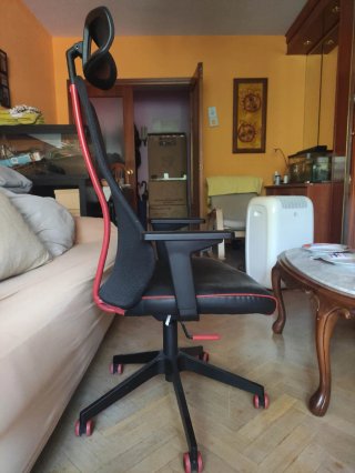 Silla de escritorio ergonómica negra