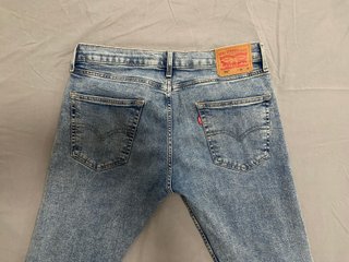 Pantalones Levi's 502 Azul Claro Lavado