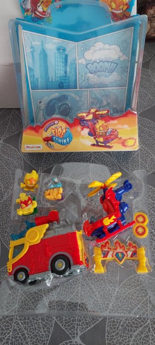 Superthings Balloon Boxer Action Team/fire strike