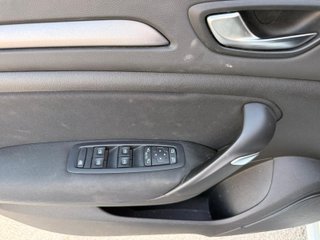 CUOTA 230€ - Renault Megane 2023 Equilibre Blue